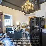 La Anos 20. Banera, Chimenea Y Terraza.