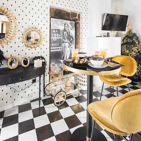 Hotel apartamentowy La Anos 20 Banera, Chimenea De Lena Y Terraza 4*