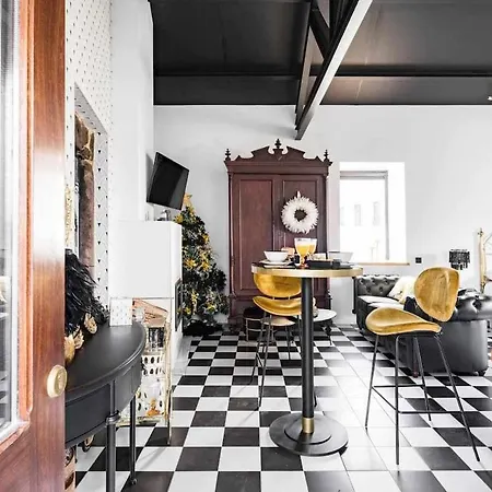 アパートホテル La Anos 20. Banera, Chimenea Y Terraza. 4*