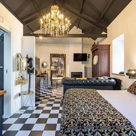アパートホテル La Anos 20. Banera, Chimenea Y Terraza. 4*