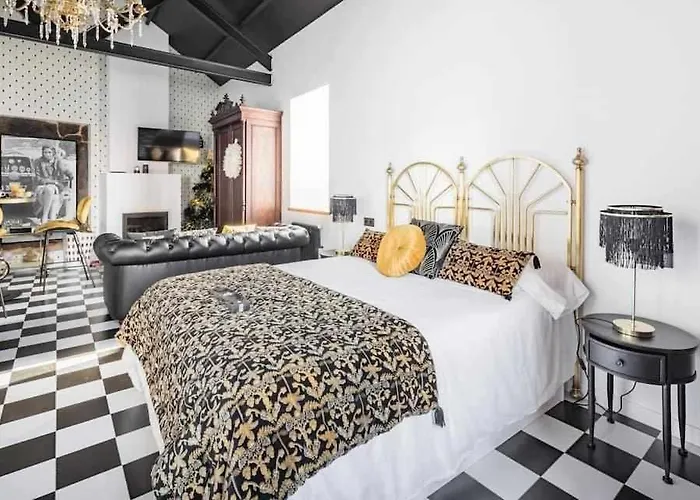 Hotel apartamentowy La Anos 20. Banera, Chimenea Y Terraza. 4*